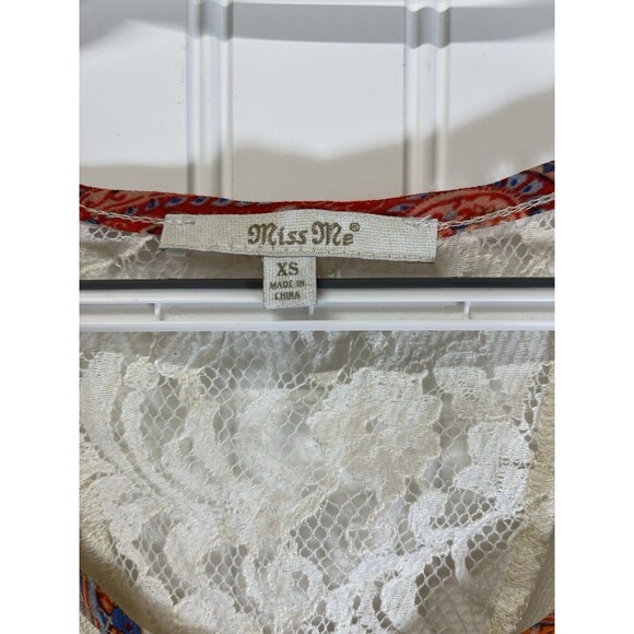 "Miss Me"Lace & Paisley Sleeveless V Back sheer top. Sz XS Red/Blue/Coral - Picture 4 of 11